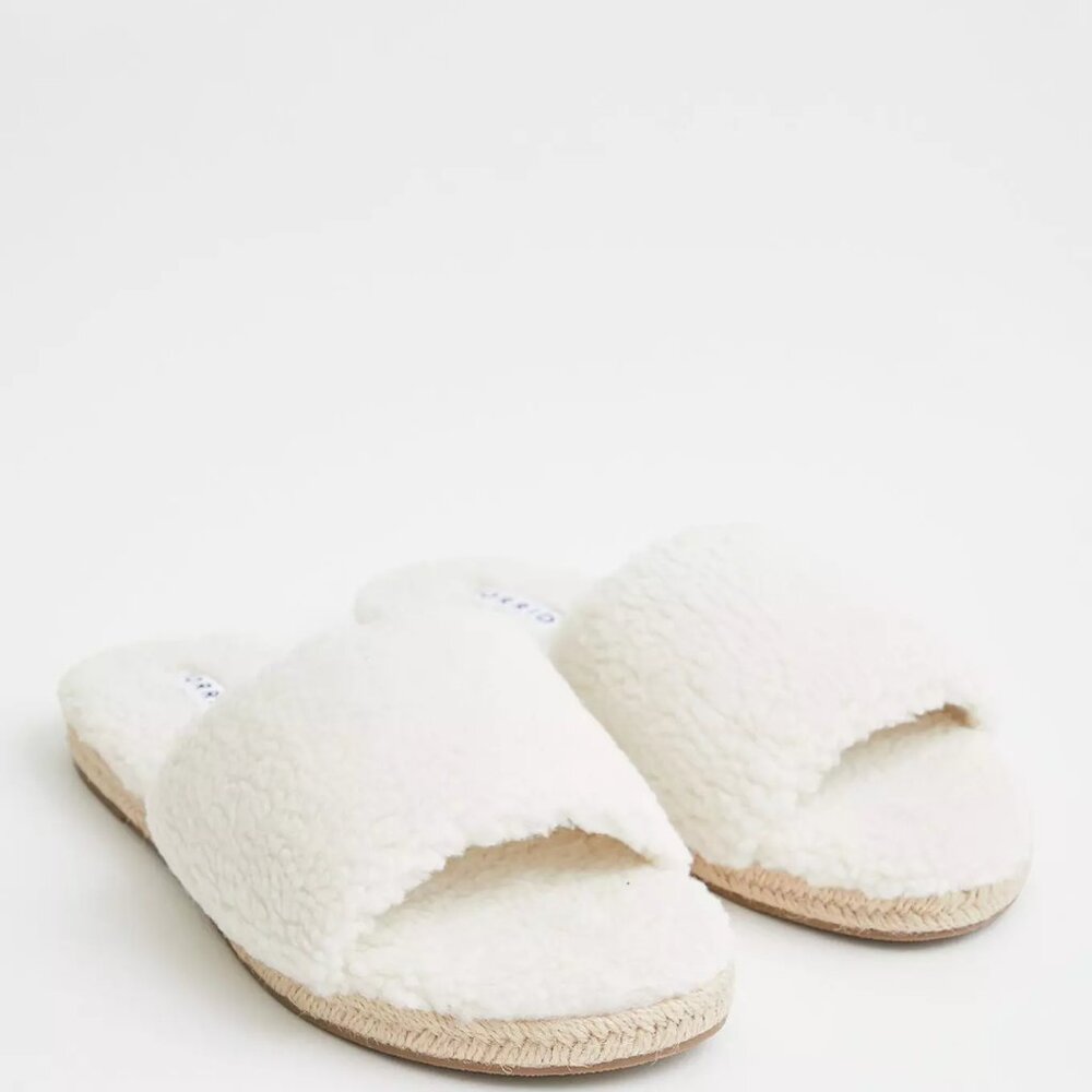 NWT Torrid Ivory Shearling Espadrille Slide Sandal